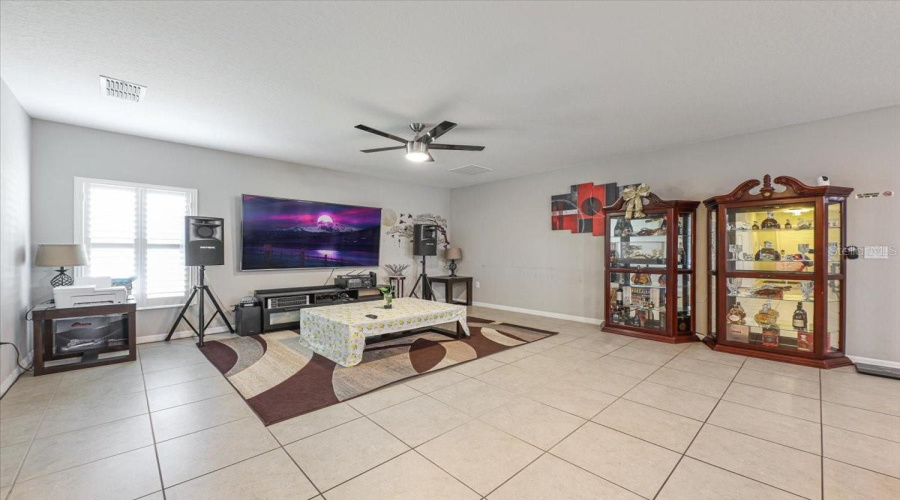 DAVENPORT, Florida 33897, 6 Bedrooms Bedrooms, ,4 BathroomsBathrooms,Residential,For Sale,MONTGOMERY,0,MFRTB8415886