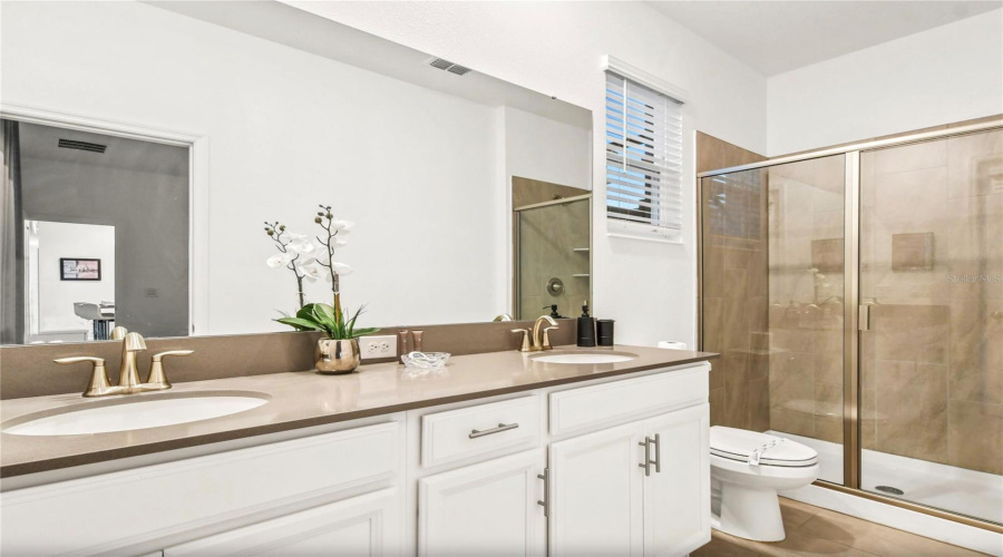 KISSIMMEE, Florida 34746, 5 Bedrooms Bedrooms, ,5 BathroomsBathrooms,Residential,For Sale,PARAGRAPH,0,MFRO6334578