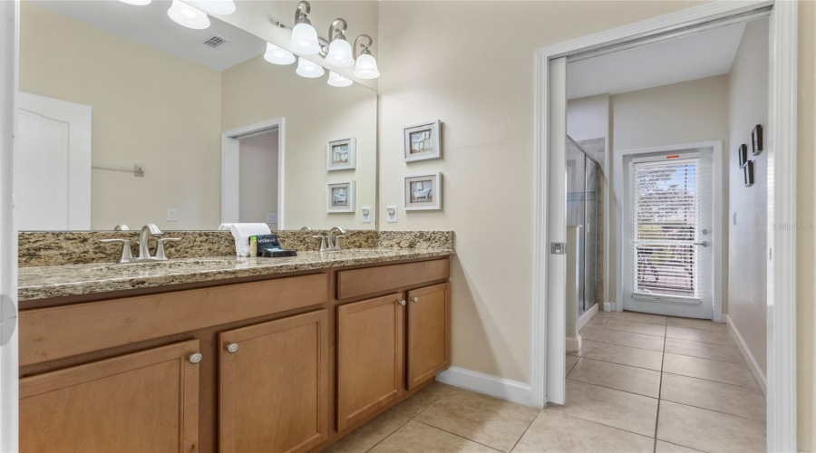 DAVENPORT, Florida 33896, 5 Bedrooms Bedrooms, ,4 BathroomsBathrooms,Residential,For Sale,MOON VALLEY,0,MFRO6278699