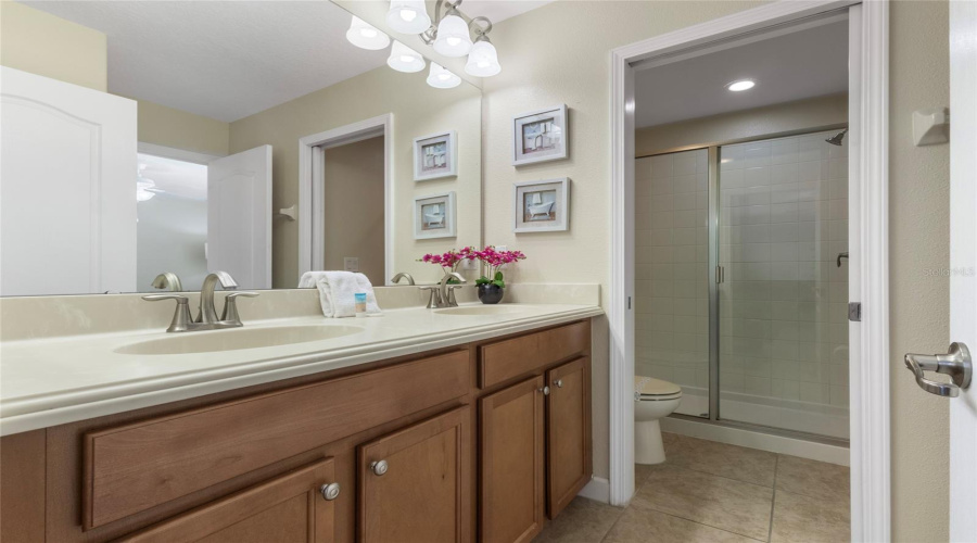 DAVENPORT, Florida 33896, 5 Bedrooms Bedrooms, ,4 BathroomsBathrooms,Residential,For Sale,MOON VALLEY,0,MFRO6278699