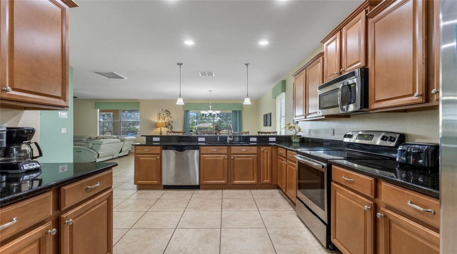 DAVENPORT, Florida 33896, 5 Bedrooms Bedrooms, ,4 BathroomsBathrooms,Residential,For Sale,MOON VALLEY,0,MFRO6278699