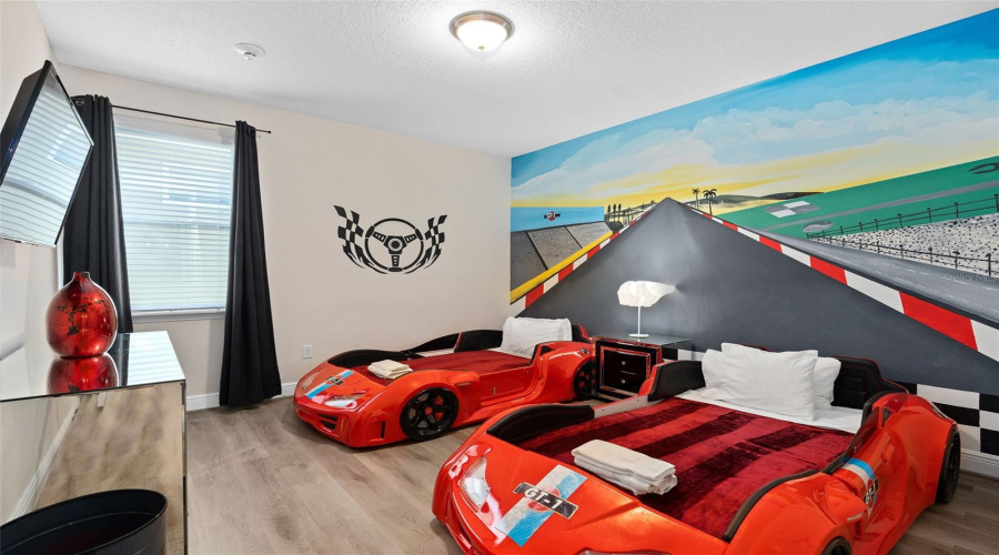 KISSIMMEE, Florida 34747, 11 Bedrooms Bedrooms, ,10 BathroomsBathrooms,Residential,For Sale,FALLS,0,MFRO6334639
