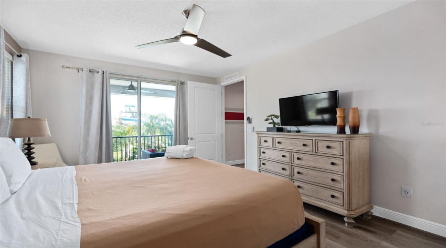 KISSIMMEE, Florida 34747, 11 Bedrooms Bedrooms, ,10 BathroomsBathrooms,Residential,For Sale,FALLS,0,MFRO6334639