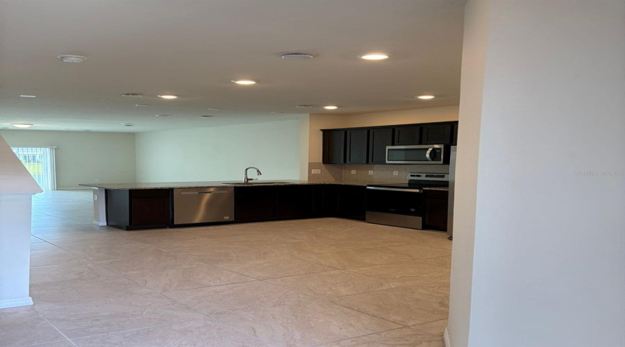 KISSIMMEE, Florida 34746, 3 Bedrooms Bedrooms, ,2 BathroomsBathrooms,Residential,For Sale,SPARKLING SHELL,0,MFRO6257193