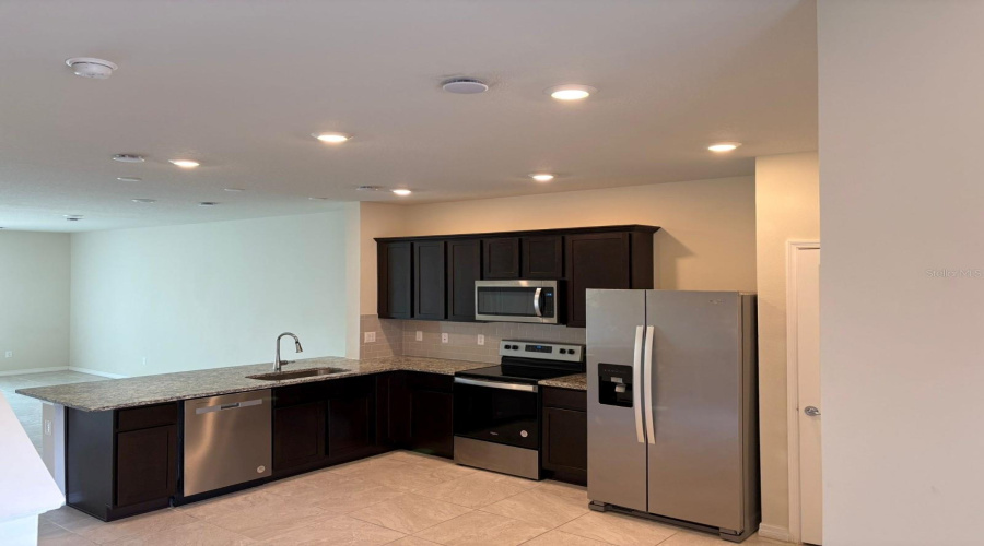 KISSIMMEE, Florida 34746, 3 Bedrooms Bedrooms, ,2 BathroomsBathrooms,Residential,For Sale,SPARKLING SHELL,0,MFRO6257193