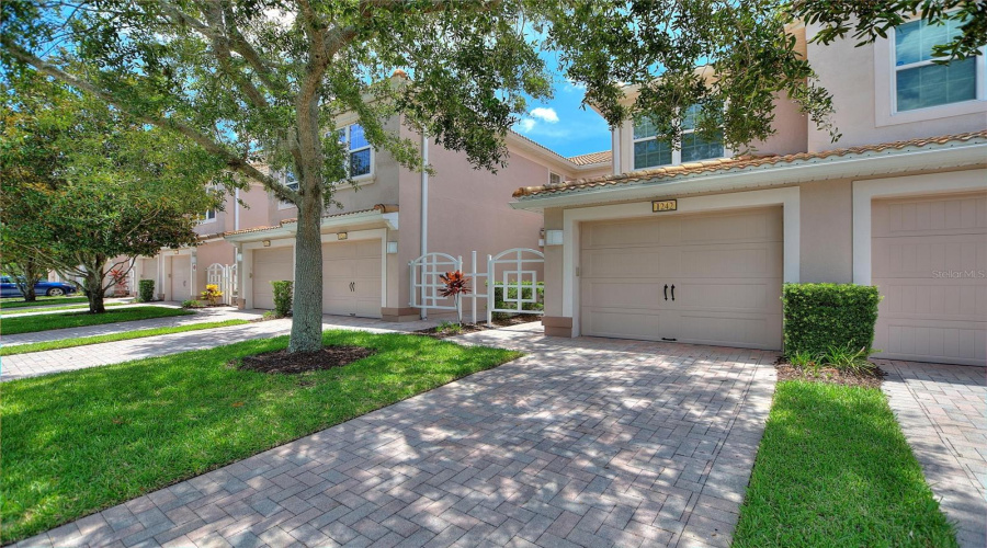 DAVENPORT, Florida 33896, 2 Bedrooms Bedrooms, ,2 BathroomsBathrooms,Residential,For Sale,ROMANI,0,MFRS5132174