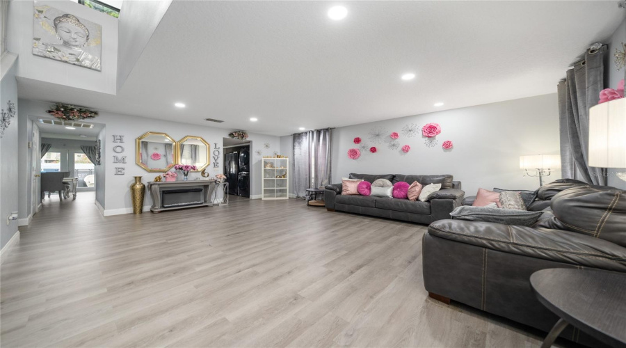 DAVENPORT, Florida 33897, 4 Bedrooms Bedrooms, ,3 BathroomsBathrooms,Residential,For Sale,SAMUEL,0,MFRO6334686