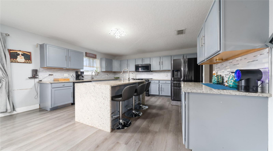 DAVENPORT, Florida 33897, 4 Bedrooms Bedrooms, ,3 BathroomsBathrooms,Residential,For Sale,SAMUEL,0,MFRO6334686