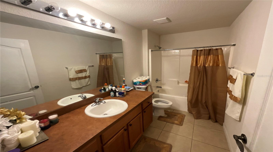 DAVENPORT, Florida 33837, 4 Bedrooms Bedrooms, ,2 BathroomsBathrooms,Residential,For Sale,CAPTAIN HOOK,0,MFRO6331355