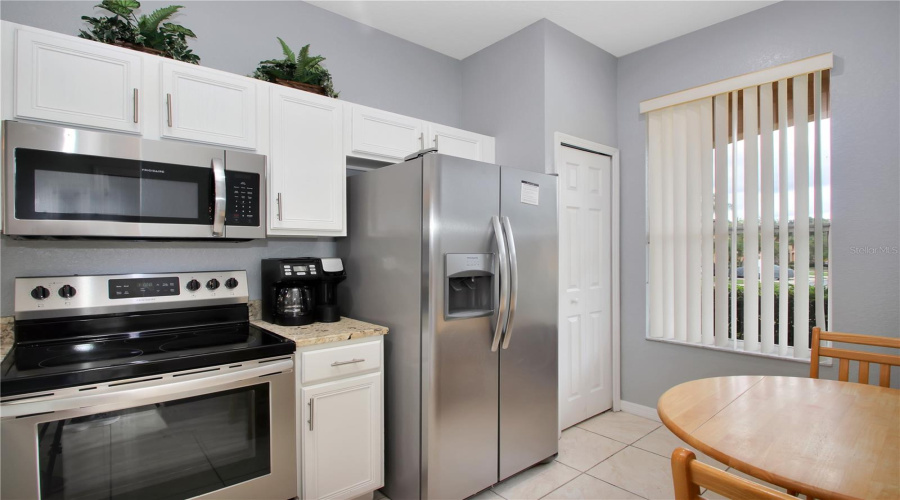 DAVENPORT, Florida 33897, 4 Bedrooms Bedrooms, ,3 BathroomsBathrooms,Residential,For Sale,LA MIRAGE,0,MFRO6334660
