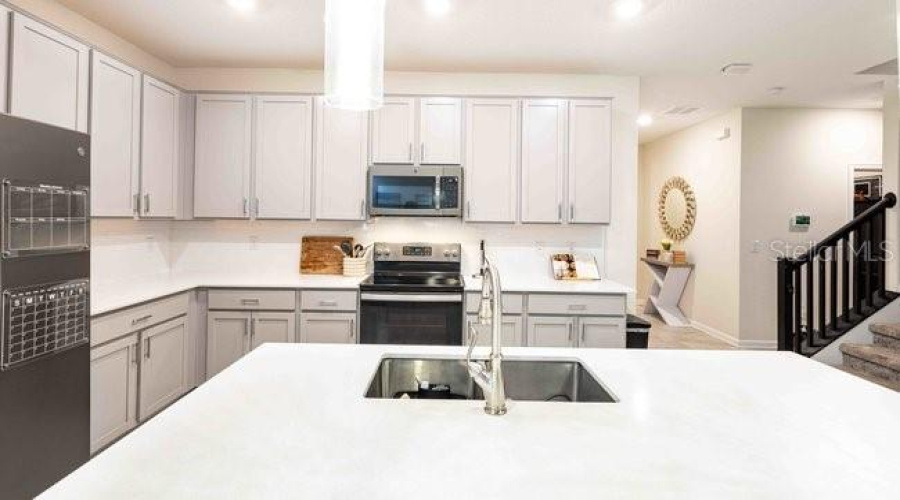 KISSIMMEE, Florida 34746, 5 Bedrooms Bedrooms, ,4 BathroomsBathrooms,Residential,For Sale,LIGHTERKNOT,0,MFRO6334705