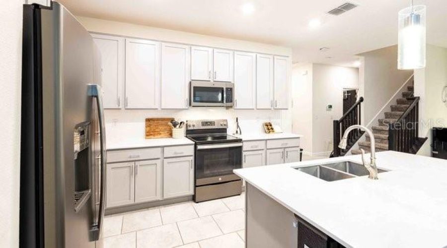 KISSIMMEE, Florida 34746, 5 Bedrooms Bedrooms, ,4 BathroomsBathrooms,Residential,For Sale,LIGHTERKNOT,0,MFRO6334705