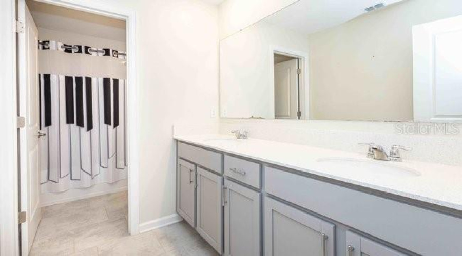 KISSIMMEE, Florida 34746, 5 Bedrooms Bedrooms, ,4 BathroomsBathrooms,Residential,For Sale,LIGHTERKNOT,0,MFRO6334705