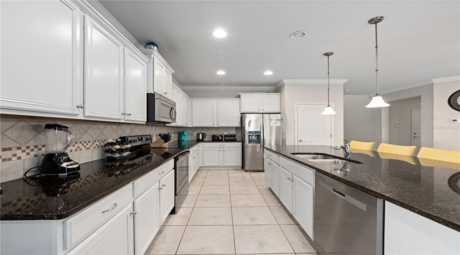 KISSIMMEE, Florida 34747, 8 Bedrooms Bedrooms, ,6 BathroomsBathrooms,Residential,For Sale,RHODES,0,MFRS5132455