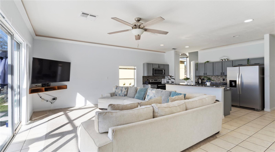 DAVENPORT, Florida 33837, 5 Bedrooms Bedrooms, ,3 BathroomsBathrooms,Residential,For Sale,CADIZ,0,MFRO6334751