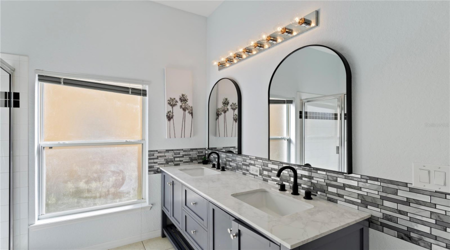 DAVENPORT, Florida 33837, 5 Bedrooms Bedrooms, ,3 BathroomsBathrooms,Residential,For Sale,CADIZ,0,MFRO6334751