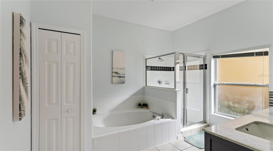 DAVENPORT, Florida 33837, 5 Bedrooms Bedrooms, ,3 BathroomsBathrooms,Residential,For Sale,CADIZ,0,MFRO6334751