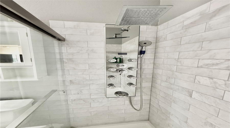 DAVENPORT, Florida 33897, 4 Bedrooms Bedrooms, ,3 BathroomsBathrooms,Residential,For Sale,CALABRIA,0,MFRO6334720