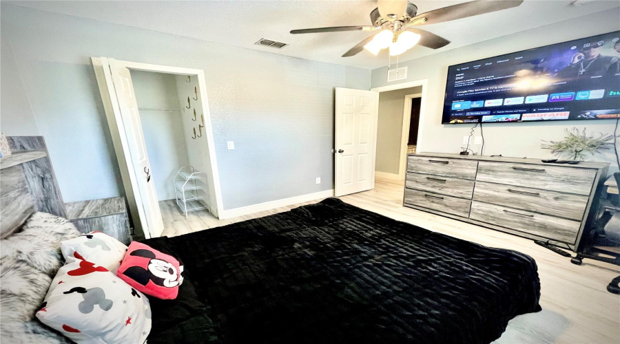 DAVENPORT, Florida 33897, 4 Bedrooms Bedrooms, ,3 BathroomsBathrooms,Residential,For Sale,CALABRIA,0,MFRO6334720
