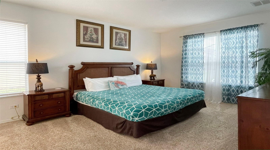 DAVENPORT, Florida 33897, 6 Bedrooms Bedrooms, ,4 BathroomsBathrooms,Residential,For Sale,SEVILLA,0,MFRS5113669