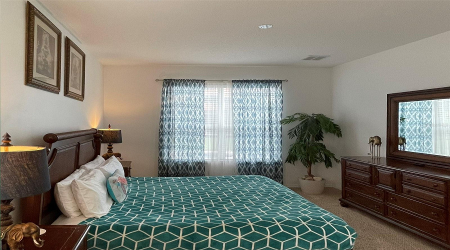 DAVENPORT, Florida 33897, 6 Bedrooms Bedrooms, ,4 BathroomsBathrooms,Residential,For Sale,SEVILLA,0,MFRS5113669