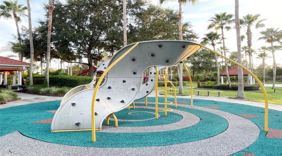 DAVENPORT, Florida 33897, 6 Bedrooms Bedrooms, ,4 BathroomsBathrooms,Residential,For Sale,SEVILLA,0,MFRS5113669