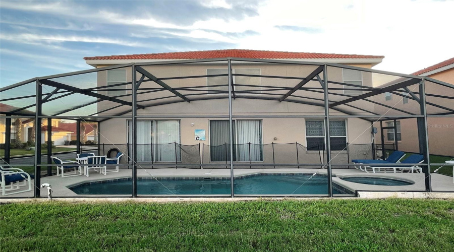 DAVENPORT, Florida 33897, 6 Bedrooms Bedrooms, ,4 BathroomsBathrooms,Residential,For Sale,SEVILLA,0,MFRS5113669