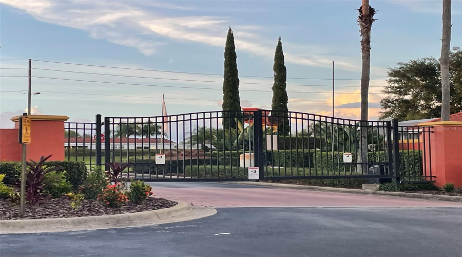 DAVENPORT, Florida 33897, 6 Bedrooms Bedrooms, ,4 BathroomsBathrooms,Residential,For Sale,SEVILLA,0,MFRS5113669