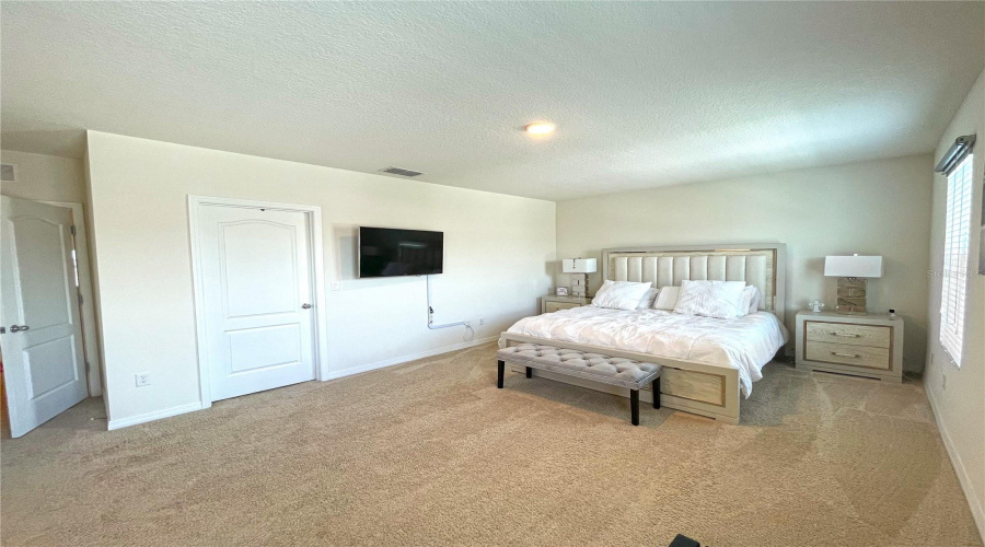 KISSIMMEE, Florida 34747, 4 Bedrooms Bedrooms, ,2 BathroomsBathrooms,Residential,For Sale,ALBA,0,MFRO6305693