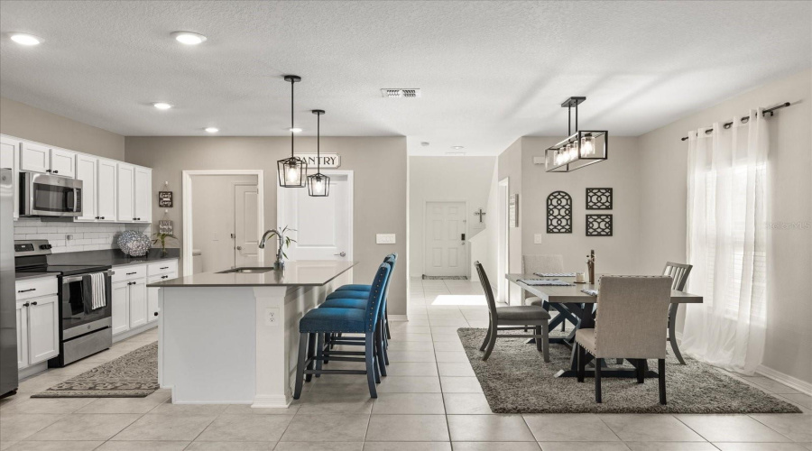 KISSIMMEE, Florida 34746, 5 Bedrooms Bedrooms, ,2 BathroomsBathrooms,Residential,For Sale,BABBLING BROOK,0,MFRO6334916