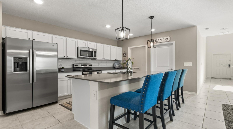 KISSIMMEE, Florida 34746, 5 Bedrooms Bedrooms, ,2 BathroomsBathrooms,Residential,For Sale,BABBLING BROOK,0,MFRO6334916