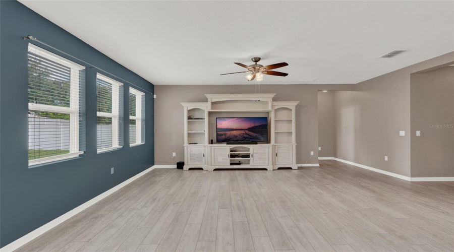 DAVENPORT, Florida 33837, 4 Bedrooms Bedrooms, ,2 BathroomsBathrooms,Residential,For Sale,BRIDGEFORD CROSSING,0,MFRO6334955