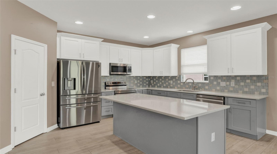 DAVENPORT, Florida 33837, 4 Bedrooms Bedrooms, ,2 BathroomsBathrooms,Residential,For Sale,BRIDGEFORD CROSSING,0,MFRO6334955