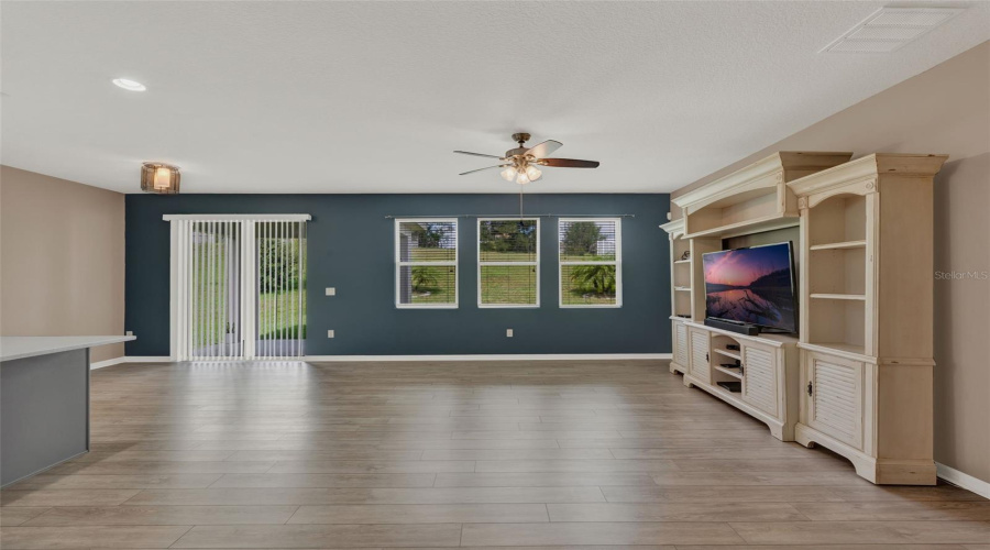 DAVENPORT, Florida 33837, 4 Bedrooms Bedrooms, ,2 BathroomsBathrooms,Residential,For Sale,BRIDGEFORD CROSSING,0,MFRO6334955