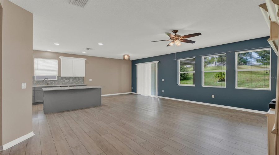DAVENPORT, Florida 33837, 4 Bedrooms Bedrooms, ,2 BathroomsBathrooms,Residential,For Sale,BRIDGEFORD CROSSING,0,MFRO6334955