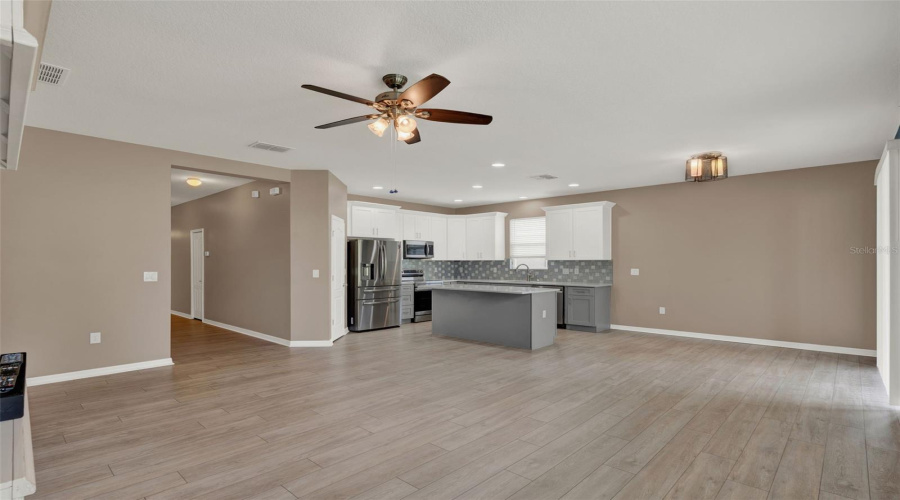 DAVENPORT, Florida 33837, 4 Bedrooms Bedrooms, ,2 BathroomsBathrooms,Residential,For Sale,BRIDGEFORD CROSSING,0,MFRO6334955