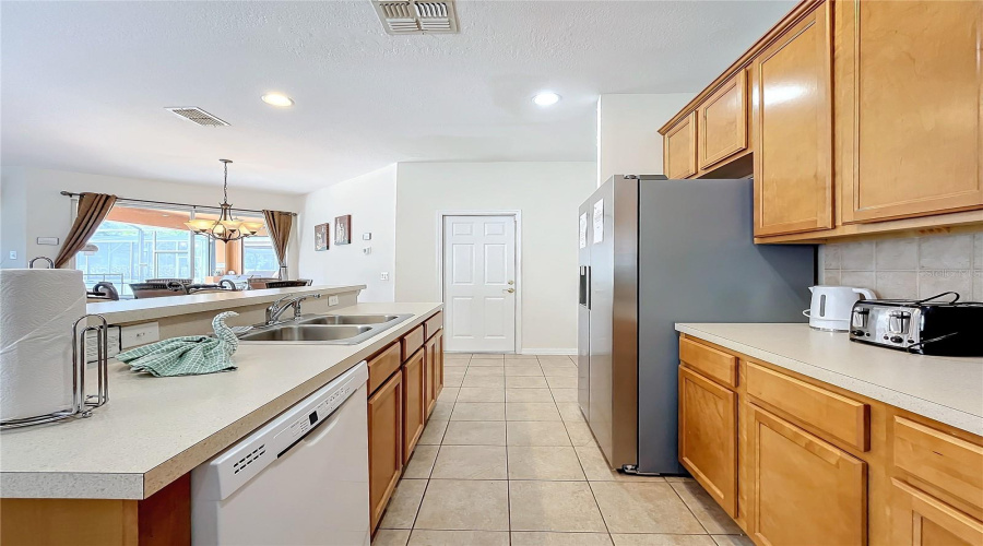 DAVENPORT, Florida 33837, 4 Bedrooms Bedrooms, ,4 BathroomsBathrooms,Residential,For Sale,ORANGE COSMOS,0,MFRG5086625