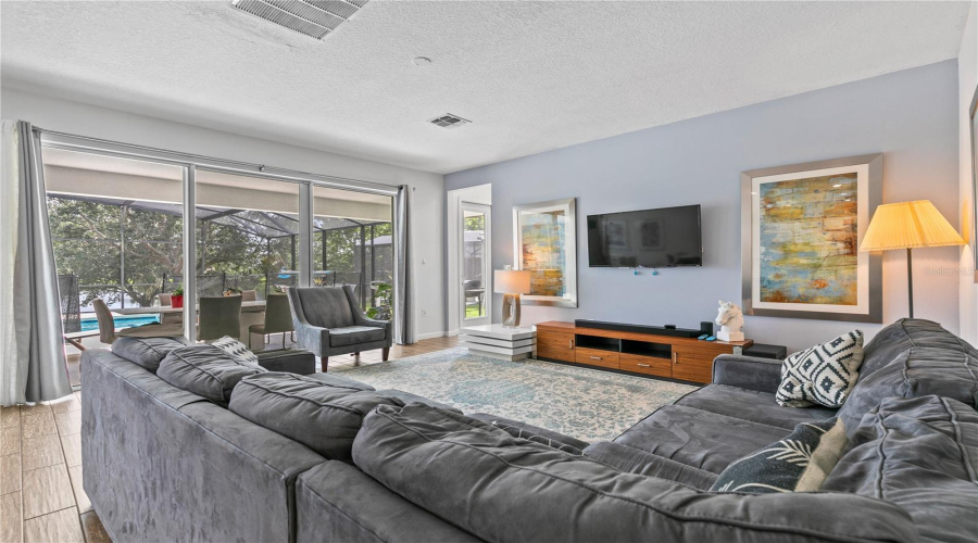 KISSIMMEE, Florida 34746, 6 Bedrooms Bedrooms, ,6 BathroomsBathrooms,Residential,For Sale,MARCELLO,0,MFRO6335238