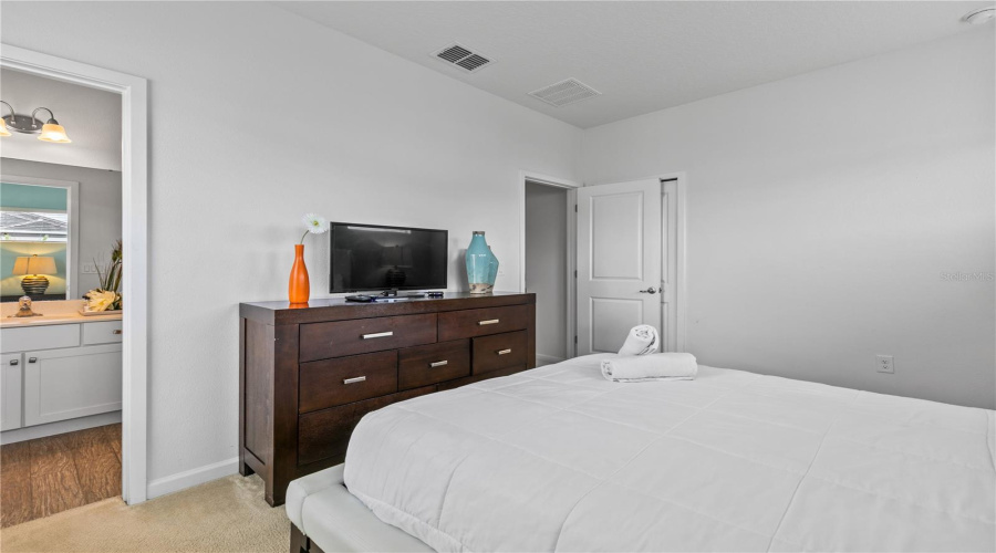 KISSIMMEE, Florida 34746, 6 Bedrooms Bedrooms, ,6 BathroomsBathrooms,Residential,For Sale,MARCELLO,0,MFRO6335238