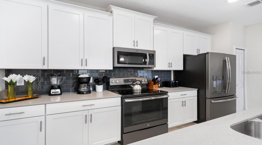 KISSIMMEE, Florida 34746, 4 Bedrooms Bedrooms, ,3 BathroomsBathrooms,Residential,For Sale,LULLABY,0,MFRS5132599