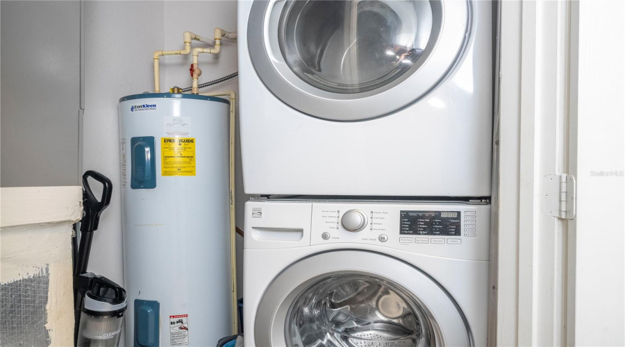 KISSIMMEE, Florida 34747, 2 Bedrooms Bedrooms, ,2 BathroomsBathrooms,Residential,For Sale,PIRATES RETREAT,0,MFRO6335495