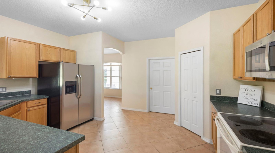 KISSIMMEE, Florida 34746, 4 Bedrooms Bedrooms, ,2 BathroomsBathrooms,Residential,For Sale,WINDING,0,MFRS5132502