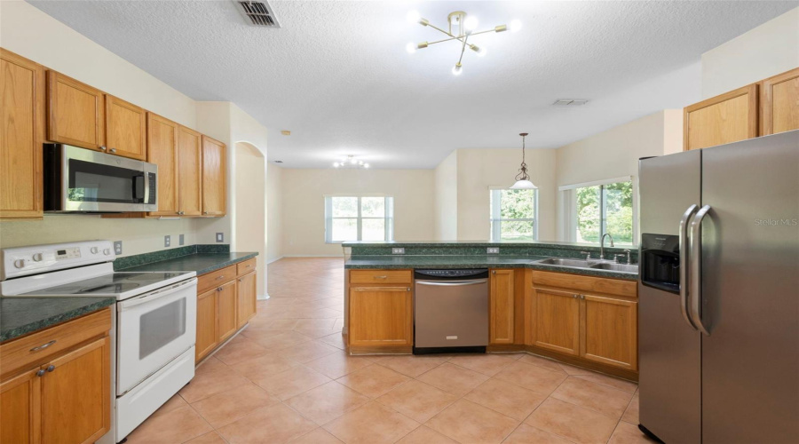 KISSIMMEE, Florida 34746, 4 Bedrooms Bedrooms, ,2 BathroomsBathrooms,Residential,For Sale,WINDING,0,MFRS5132502
