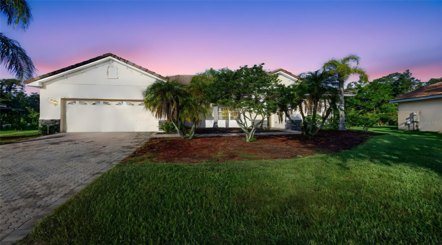 KISSIMMEE, Florida 34746, 4 Bedrooms Bedrooms, ,2 BathroomsBathrooms,Residential,For Sale,WINDING,0,MFRS5132502