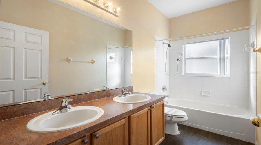 KISSIMMEE, Florida 34746, 4 Bedrooms Bedrooms, ,2 BathroomsBathrooms,Residential,For Sale,WINDING,0,MFRS5132502