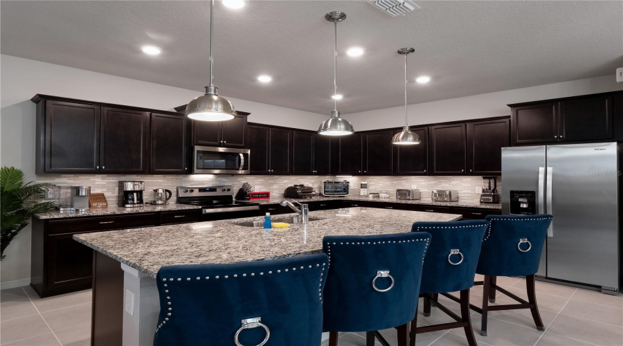DAVENPORT, Florida 33897, 9 Bedrooms Bedrooms, ,6 BathroomsBathrooms,Residential,For Sale,LILAC,0,MFRO6334689