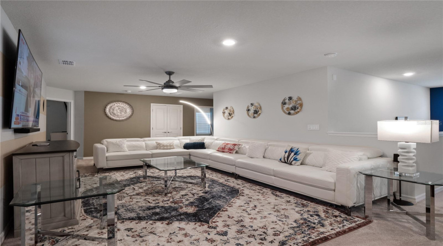 DAVENPORT, Florida 33897, 9 Bedrooms Bedrooms, ,6 BathroomsBathrooms,Residential,For Sale,LILAC,0,MFRO6334689