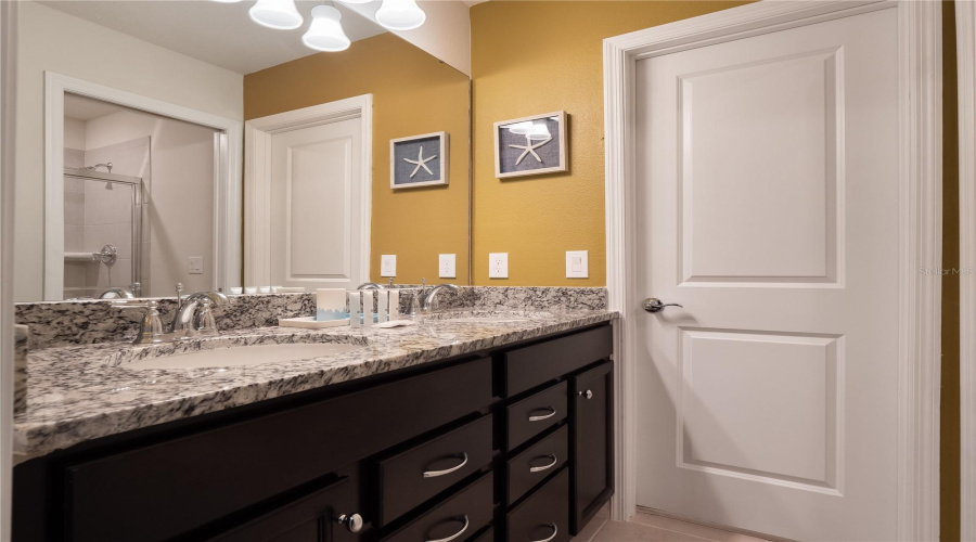 DAVENPORT, Florida 33897, 9 Bedrooms Bedrooms, ,6 BathroomsBathrooms,Residential,For Sale,LILAC,0,MFRO6334689