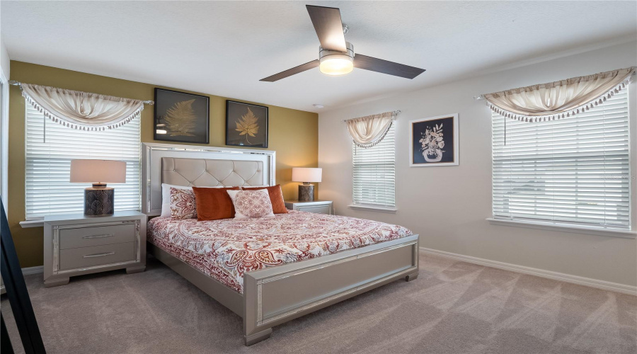 DAVENPORT, Florida 33897, 9 Bedrooms Bedrooms, ,6 BathroomsBathrooms,Residential,For Sale,LILAC,0,MFRO6334689