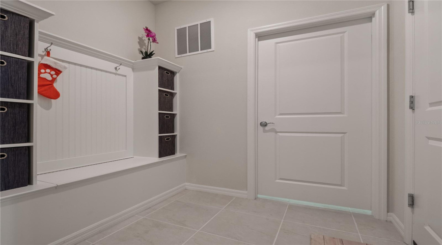 DAVENPORT, Florida 33897, 9 Bedrooms Bedrooms, ,6 BathroomsBathrooms,Residential,For Sale,LILAC,0,MFRO6334689